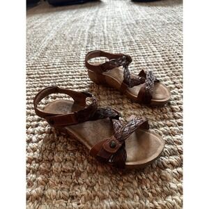 Taos Womens Brown Leather NEWLIE‎ Braided Strap Cork Footbed Sandals 7.5